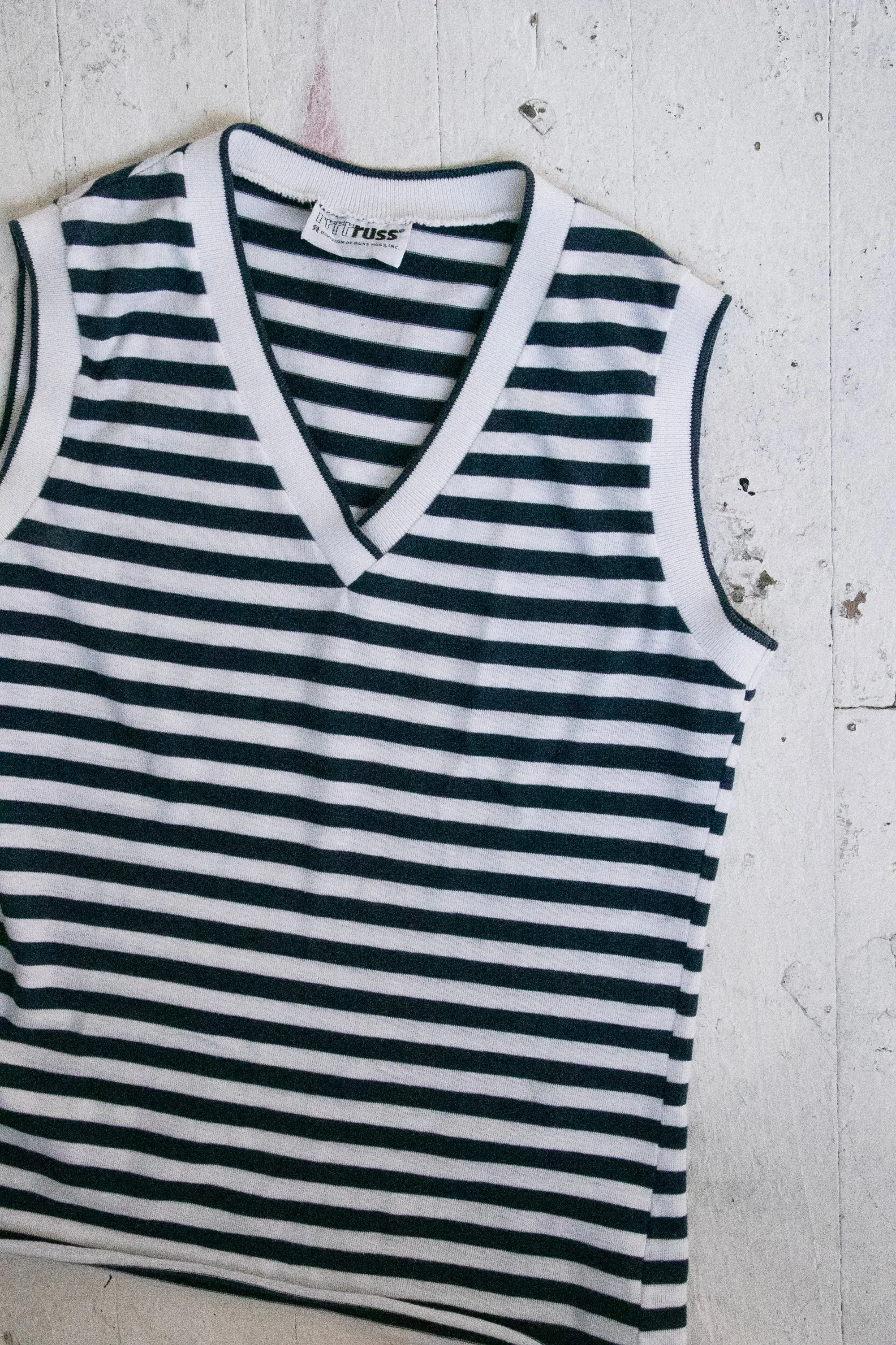 1970s Tank Top Striped Knit V Neck Sleeveless Tee S