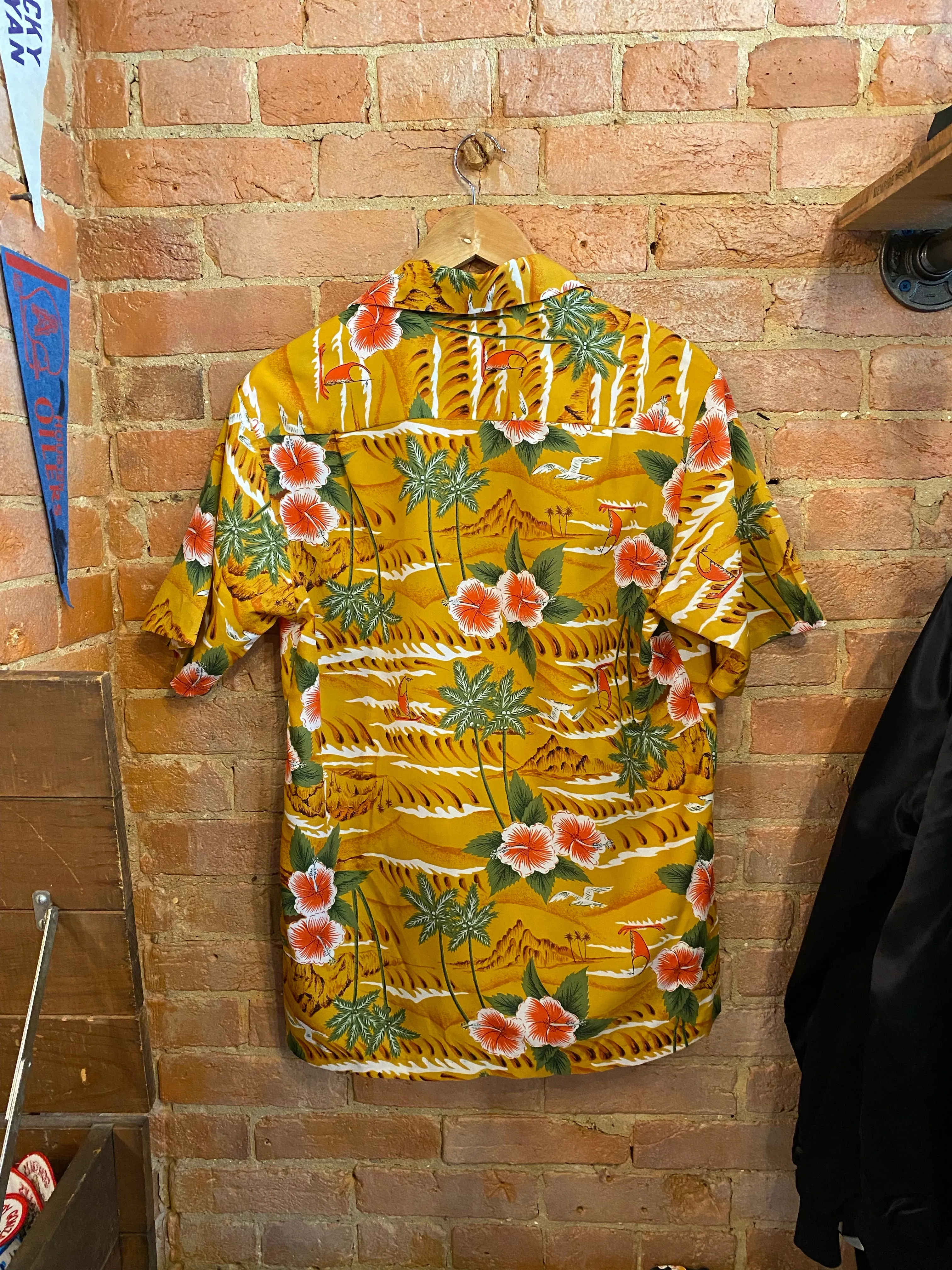 70s Penneys Hawaiian Button-Up Shirt: Medium