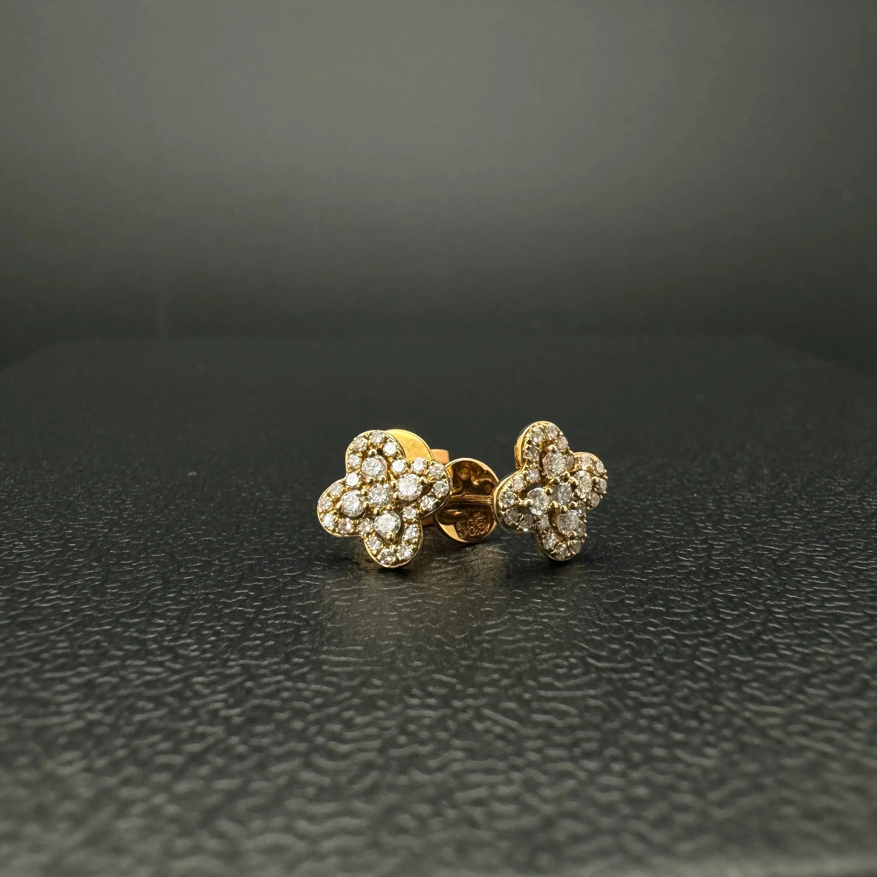 Clover Diamond Ear Tops