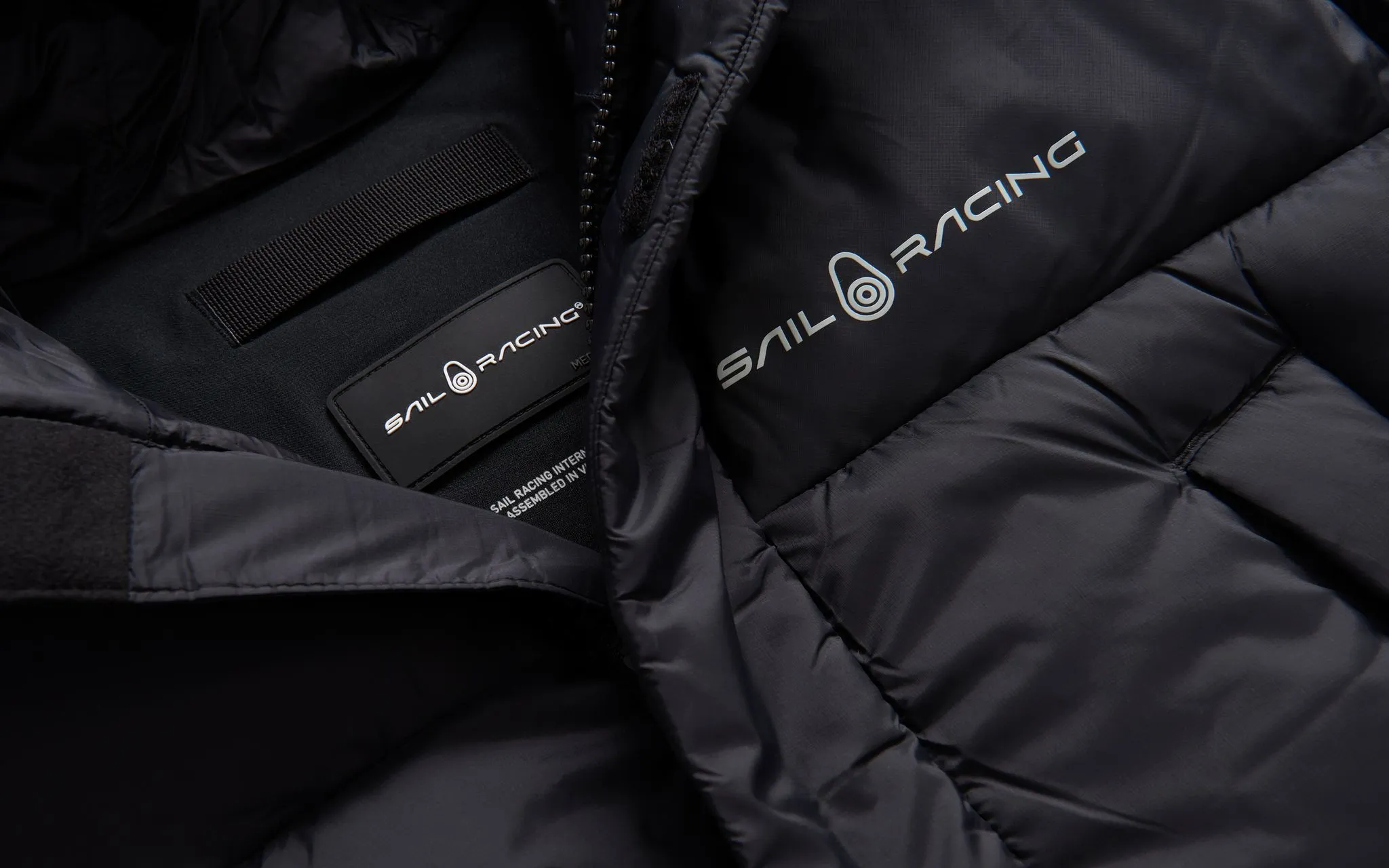 Sail Racing Men&#x27;s Cloud Down Parka Carbon | Buy Sail Racing Men&#x27;s Cloud Down Parka Carbon here | Outnorth